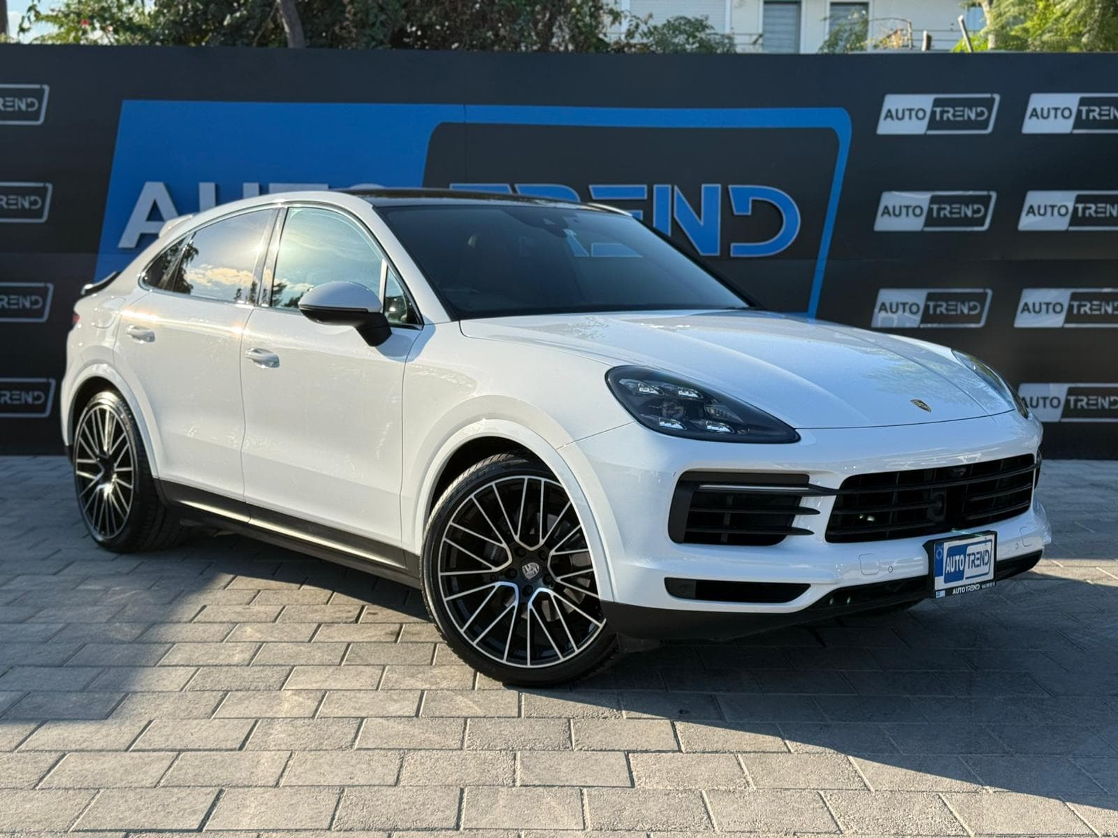 2020 Porsche Cayenne Coupe - view 1