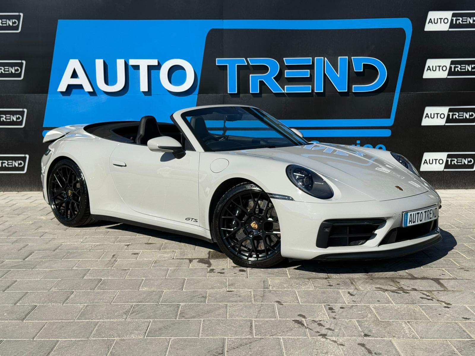 2023 Porsche 911 - view 1