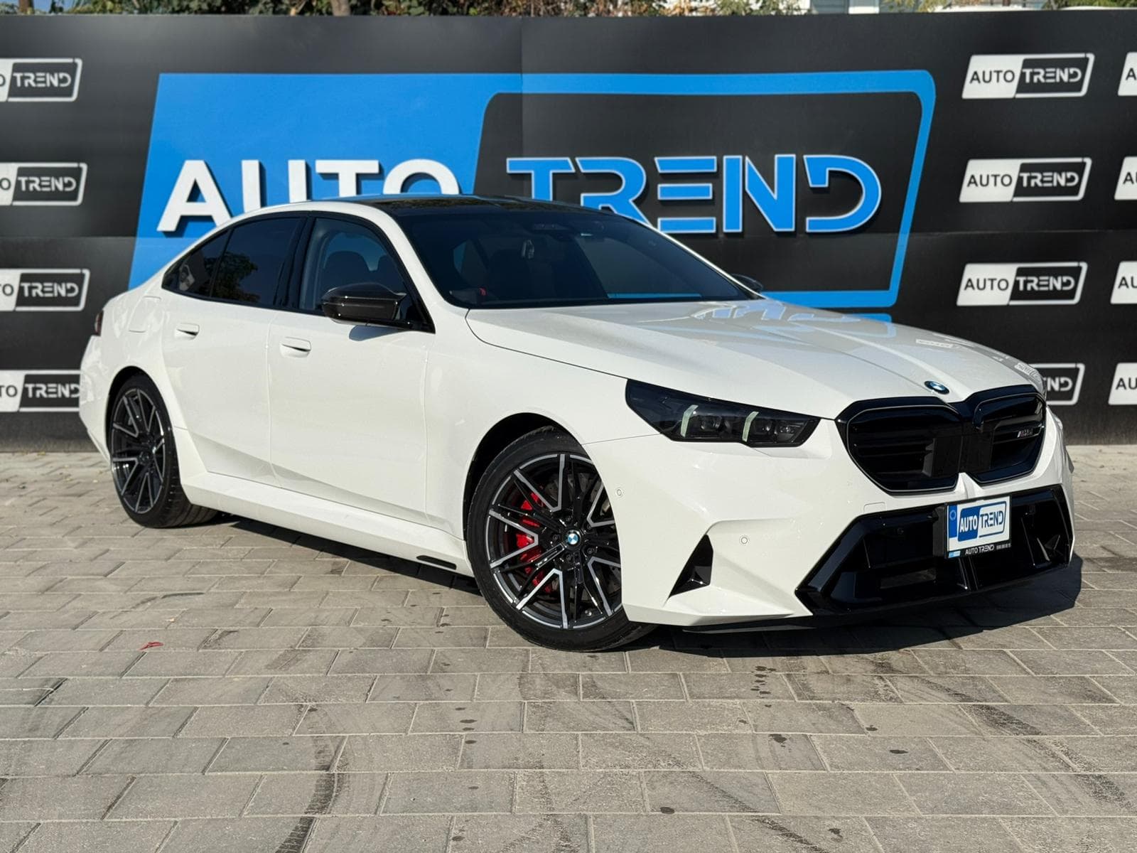 2025 BMW M5 - view 1