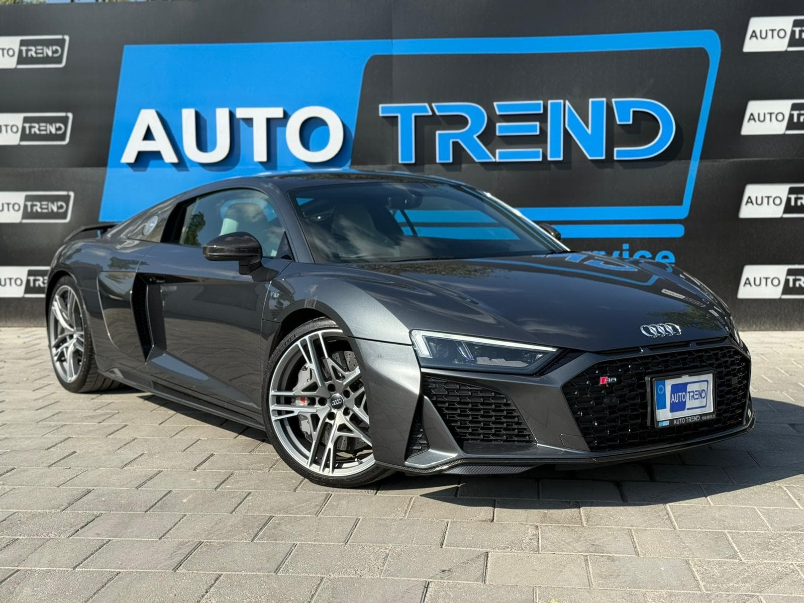2021 Audi R8 - view 1